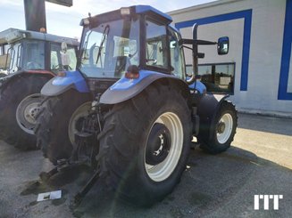 Tractor agricola New Holland TM 135 - 4